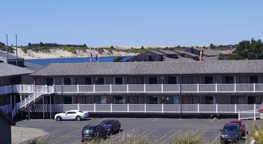River House Inn, A Baymont By Wyndham Florence Exterior photo